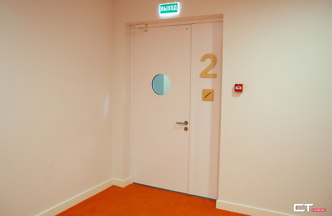 ДПМ-2 EIS60 D300 Антипаника с фрамугой и накладкой из алюминия