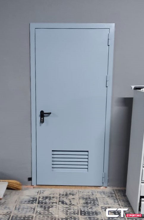 Дверь техническая ДМ-1 с остеклением 300х600мм и вентиляционной решеткой